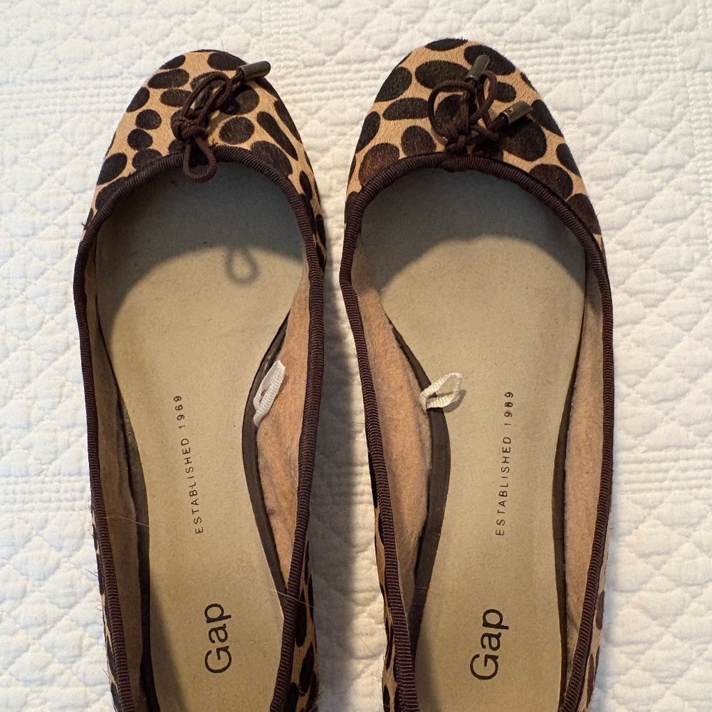 GAP LEOPARD PRINT FLATS  🐆